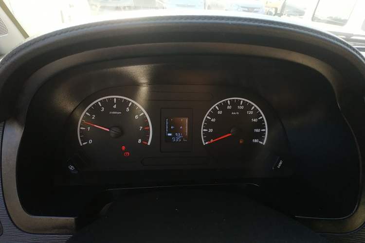 Used FORTHING Lingzhi 2023 M5L 1.6L Base Model 7 Seats Instrument Cluster