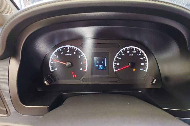 Used FORTHING Lingzhi 2023 M5L 1.6L Base Model 5 Seats Instrument Cluster