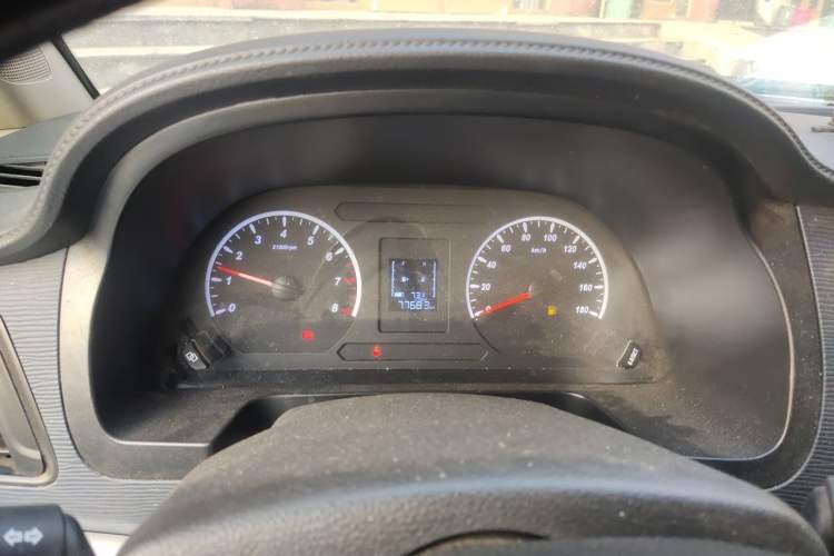 Used FORTHING Lingzhi 2023 M5L 1.6L Base Model 5 Seats Instrument Cluster