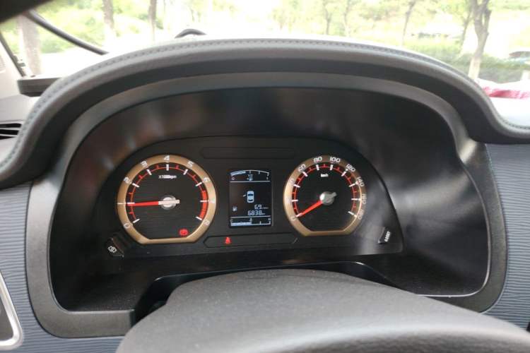Used FORTHING Lingzhi 2023 M5L 1.6L Comfort 9-Seater Instrument Cluster