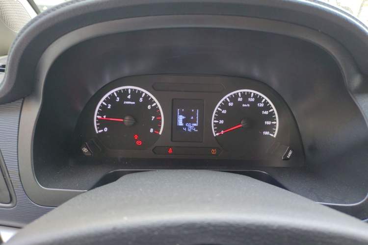 Used FORTHING Lingzhi 2023 M5L 1.6L Base Model 5 Seats Instrument Cluster