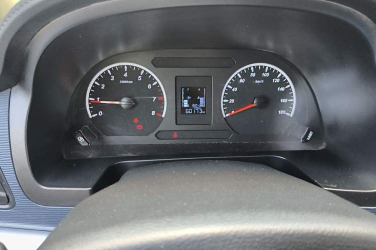 Used FORTHING Lingzhi 2023 M5L 1.6L Base Model 7 Seats Instrument Cluster