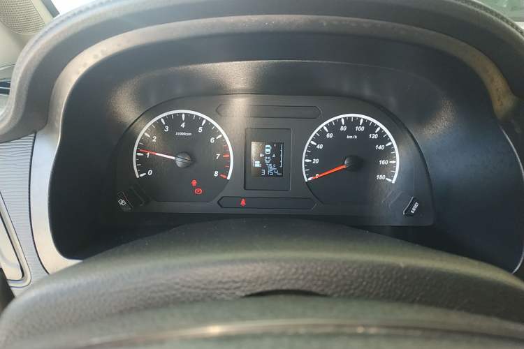 Used FORTHING Lingzhi 2023 M5L 1.6L Base Model 7 Seats Instrument Cluster