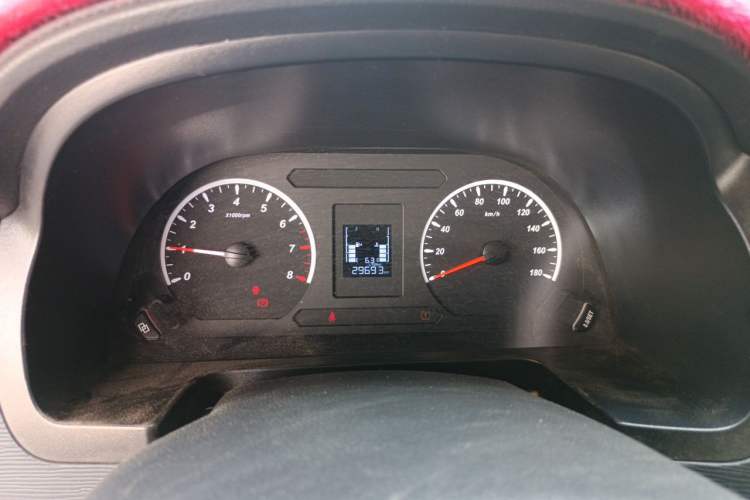 Used FORTHING Lingzhi 2023 M5 1.6L Practical Model 5 Seats Instrument Cluster