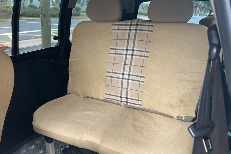 Used FORTHING Lingzhi 2023 M5L 1.6L Base Model 7 Seats Interior 1
