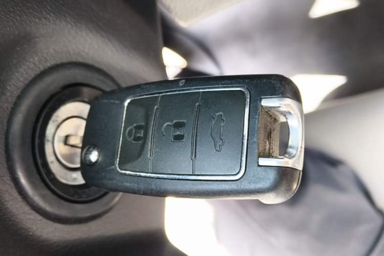 Used FORTHING Lingzhi 2023 M5L 1.6L Base Model 7 Seats Interior 1