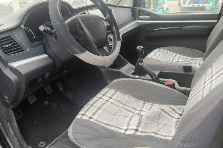 Used FORTHING Lingzhi 2023 V3 1.6L Base Model 2 Seats Interior 2
