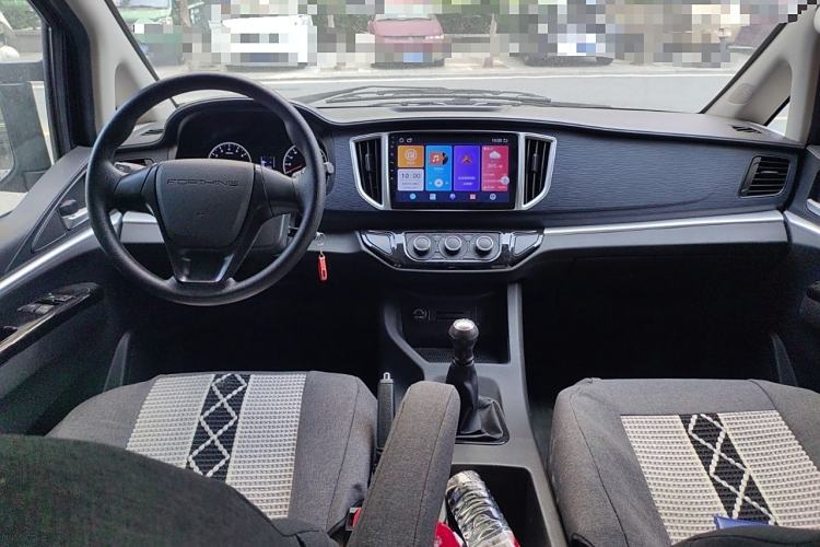 Used FORTHING Lingzhi 2023 M5L 1.6L Base Model 5 Seats Interior 2