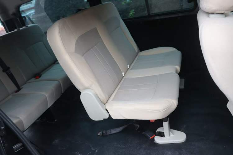 Used FORTHING Lingzhi 2023 M5L 1.6L Base Model 7 Seats Interior 3