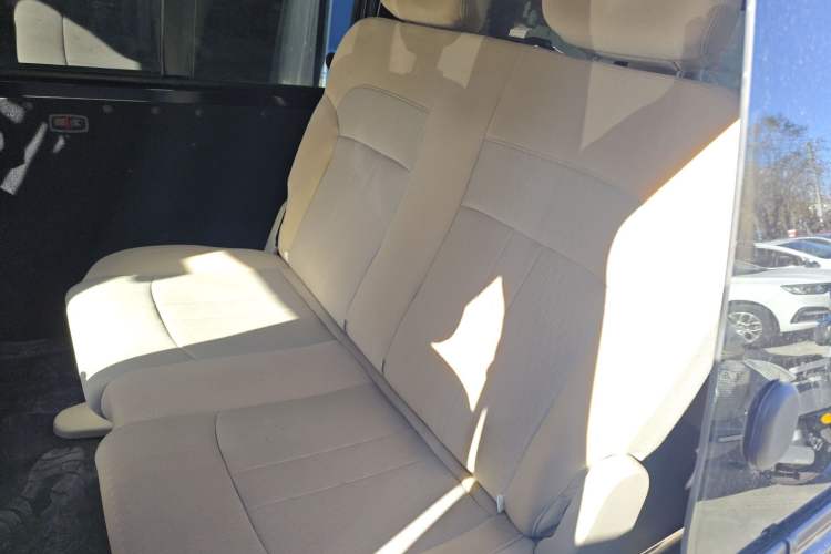 Used FORTHING Lingzhi 2023 M5L 1.6L Base Model 7 Seats Interior 4