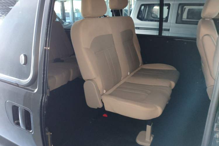 Used FORTHING Lingzhi 2023 M5L 1.6L Base Model 7 Seats Interior 4