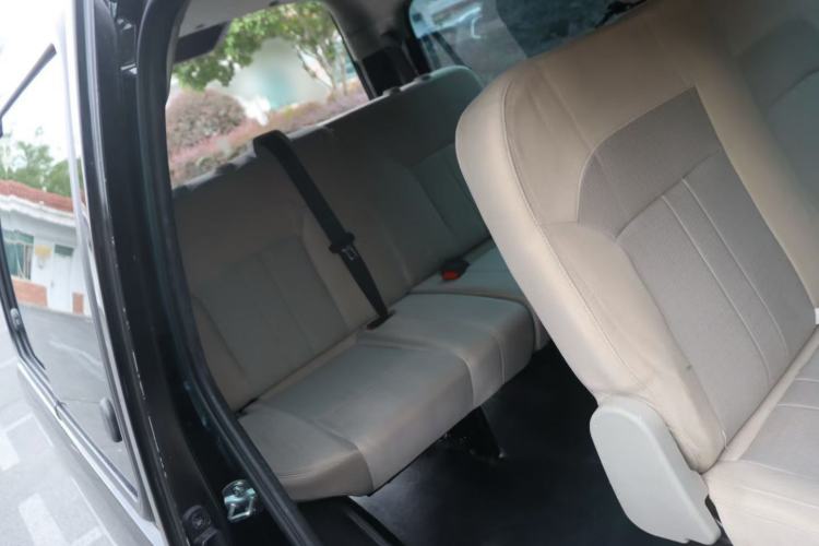 Used FORTHING Lingzhi 2023 M5L 1.6L Base Model 7 Seats Interior 4
