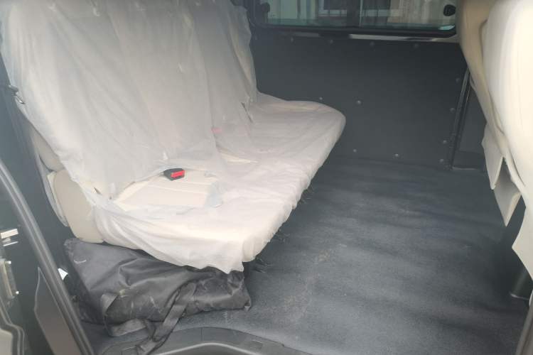 Used FORTHING Lingzhi 2023 M5L 1.6L Base Model 5 Seats Interior 5