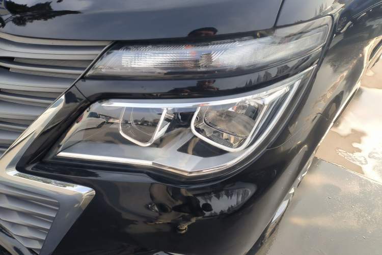 Used FORTHING Lingzhi 2023 M5L 1.6L Base Model 7 Seats Left Front Headlight