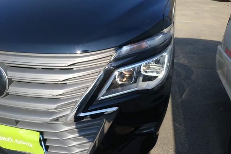 Used FORTHING Lingzhi 2023 M5L 1.6L Base Model 7 Seats Left Front Headlight