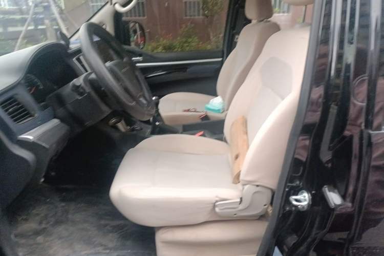 Used FORTHING Lingzhi 2023 M5L 1.6L Base Model 5 Seats Left Front Seat