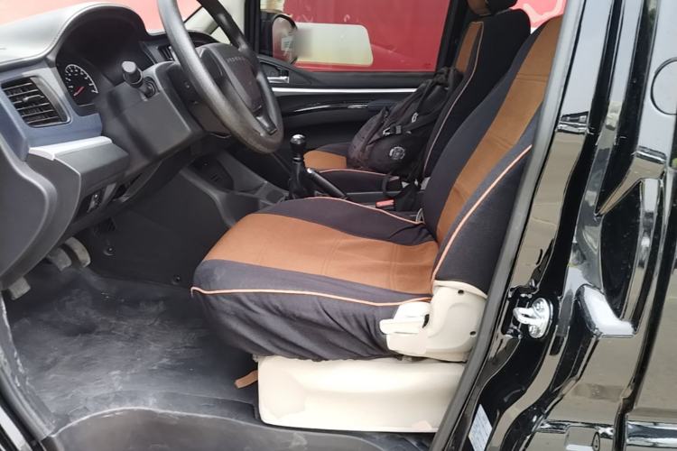 Used FORTHING Lingzhi 2023 M5L 1.6L Base Model 7 Seats Left Front Seat