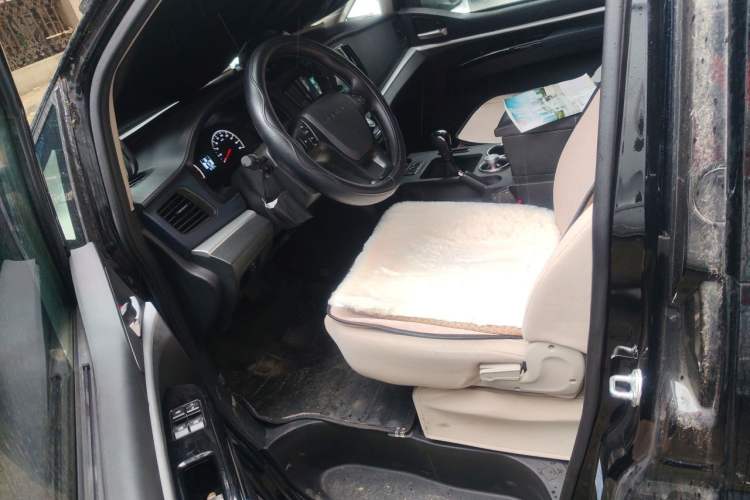 Used FORTHING Lingzhi 2023 M5L 1.6L Base Model 7 Seats Left Front Seat
