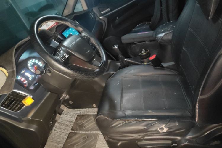 Used FORTHING Lingzhi 2023 M5L 1.6L Luxury 7-Seater Left Front Seat
