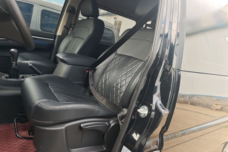 Used FORTHING Lingzhi 2023 M5L 1.6L Luxury 7-Seater Left Front Seat