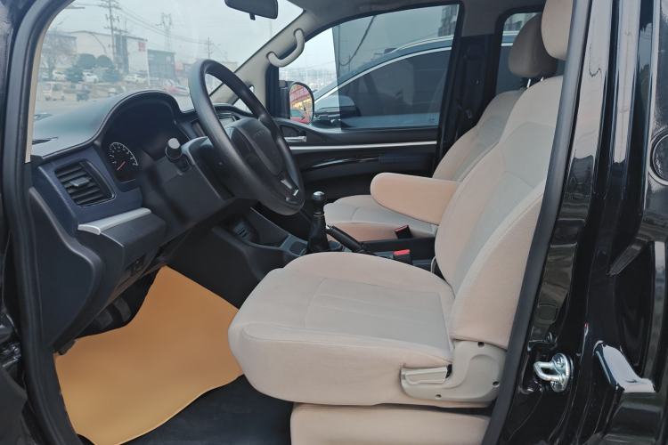 Used FORTHING Lingzhi 2023 M5L 1.6L Base Model 7 Seats Left Front Seat