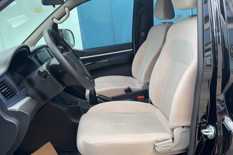 Used FORTHING Lingzhi 2023 M5 1.6L Utility Model 7 Seats Left Front Seat