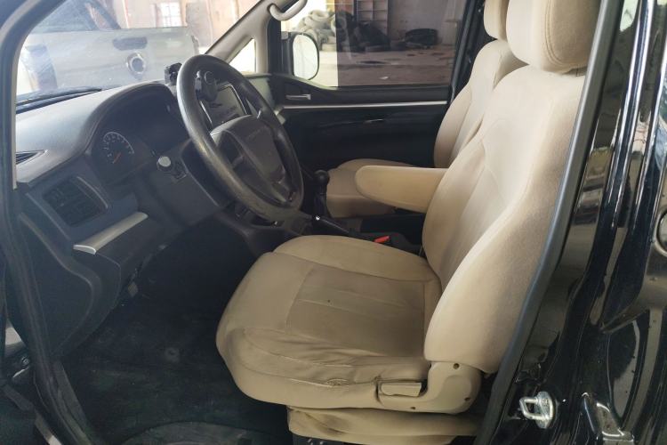 Used FORTHING Lingzhi 2023 M5 1.6L Practical Model 5 Seats Left Front Seat