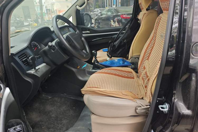 Used FORTHING Lingzhi 2023 M5L 1.6L Base Model 7 Seats Left Front Seat