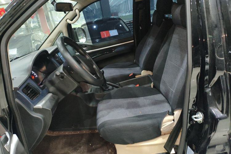 Used FORTHING Lingzhi 2023 M5L 1.6L Base Model 7 Seats Left Front Seat