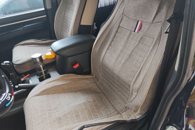 Used FORTHING Lingzhi 2023 M5L 1.6L Luxury 7-Seater Left Front Seat