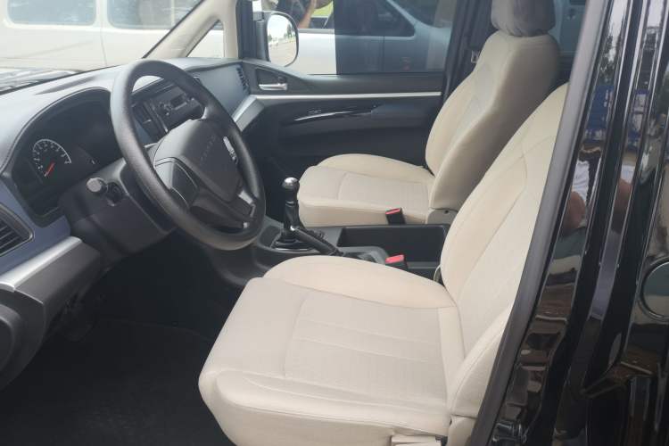 Used FORTHING Lingzhi 2023 M5L 1.6L Base Model 5 Seats Left Front Seat