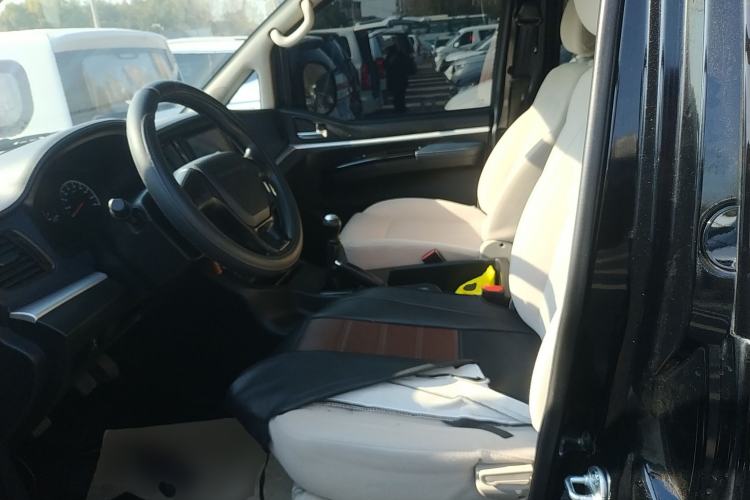 Used FORTHING Lingzhi 2023 M5L 1.6L Base Model 7 Seats Left Front Seat