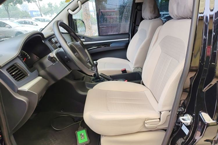 Used FORTHING Lingzhi 2023 M5L 1.6L Base Model 5 Seats Left Front Seat