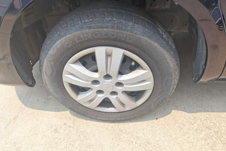 Used FORTHING Lingzhi 2023 M5L 1.6L Base Model 7 Seats Left Front Wheel Hub