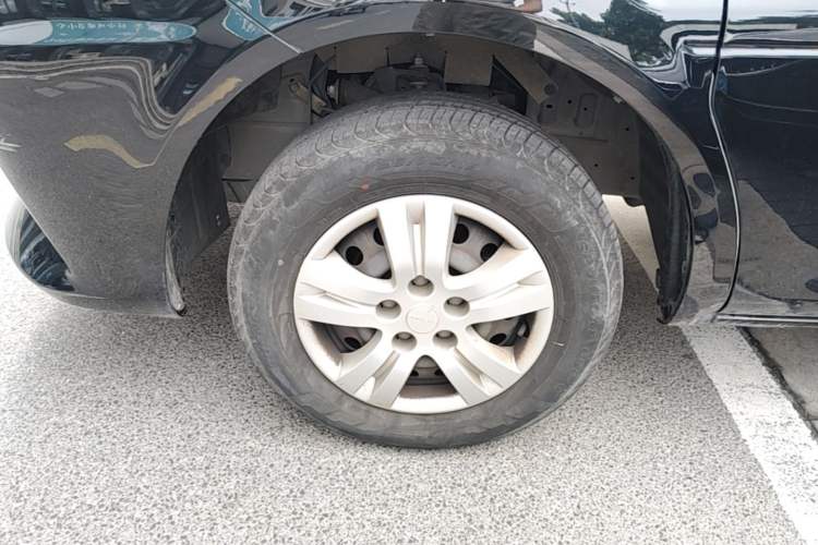 Used FORTHING Lingzhi 2023 M5L 1.6L Base Model 7 Seats Left Front Wheel Hub