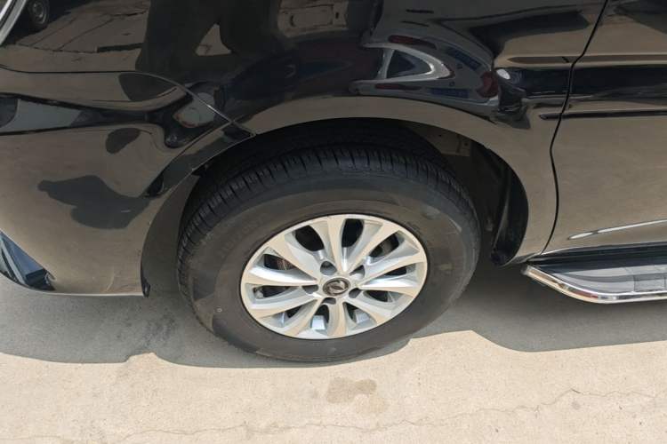 Used FORTHING Lingzhi 2023 M5L 1.6L Base Model 7 Seats Left Front Wheel Hub
