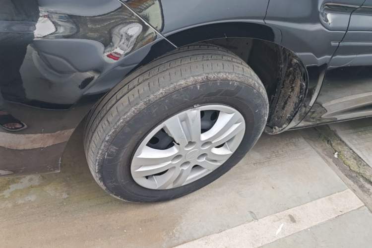 Used FORTHING Lingzhi 2023 M5L 1.6L Base Model 7 Seats Left Front Wheel Hub