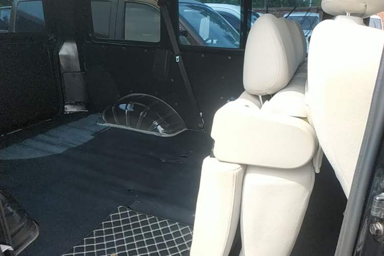 Used FORTHING Lingzhi 2023 M5 1.6L Practical Model 5 Seats Left Rear Seat