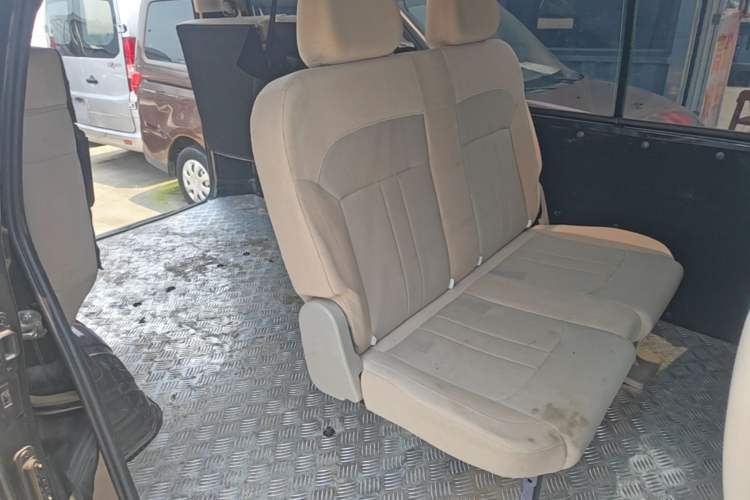 Used FORTHING Lingzhi 2023 M5L 1.6L Base Model 7 Seats Left Rear Seat