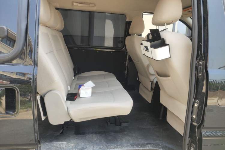 Used FORTHING Lingzhi 2023 M5 1.6L Practical Model 5 Seats Left Rear Seat