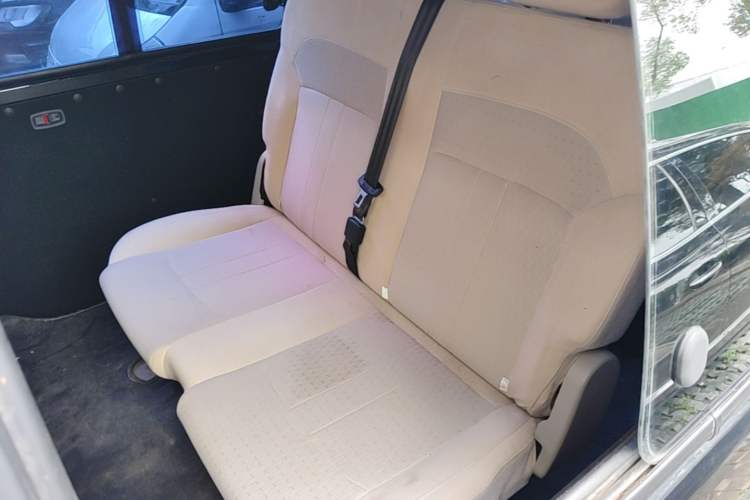 Used FORTHING Lingzhi 2023 M5L 1.6L Base Model 7 Seats Left Rear Seat