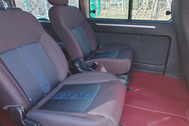 Used FORTHING Lingzhi 2023 M5L 1.6L Comfort Edition 7-Seater Left Rear Seat