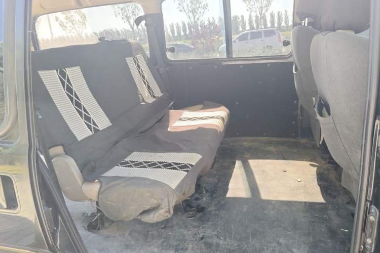 Used FORTHING Lingzhi 2023 M5L 1.6L Base Model 5 Seats Left Rear Seat