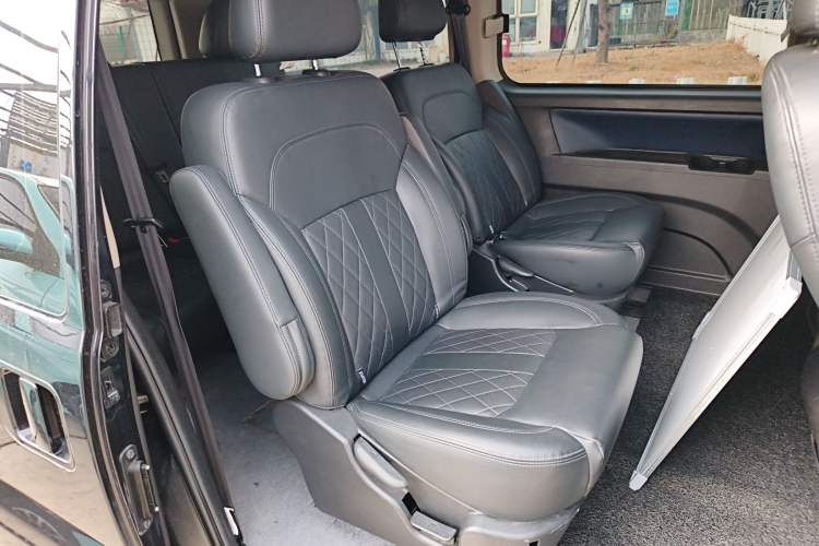 Used FORTHING Lingzhi 2023 M5L 1.6L Luxury 7-Seater Left Rear Seat