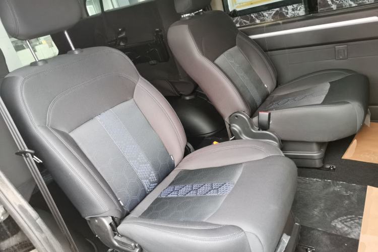 Used FORTHING Lingzhi 2023 M5L 1.6L Comfort Edition 7-Seater Left Rear Seat