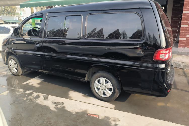 Used FORTHING Lingzhi 2023 M5L 1.6L Base Model 7 Seats Left Side