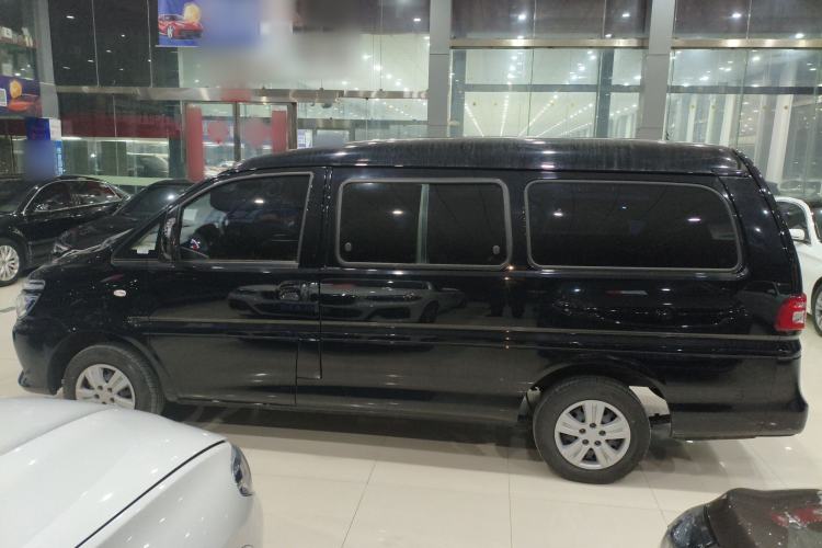 Used FORTHING Lingzhi 2023 M5L 1.6L Base Model 7 Seats Left Side