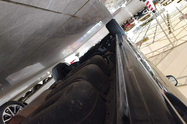 Used FORTHING Lingzhi 2023 M5L 1.6L Base Model 7 Seats Left Side Sill