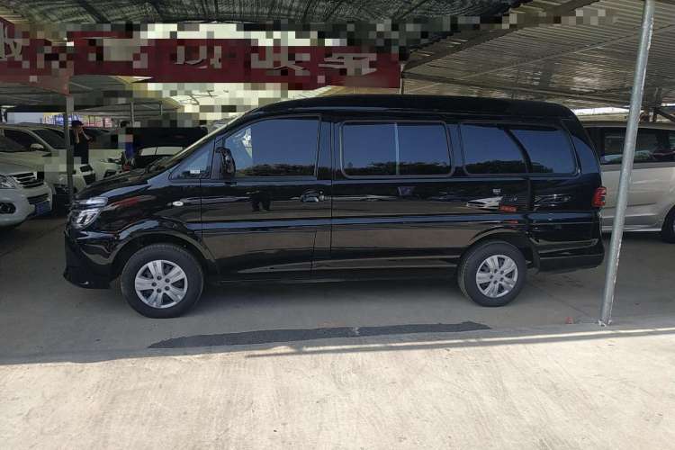 Used FORTHING Lingzhi 2023 M5L 1.6L Base Model 7 Seats Left Side