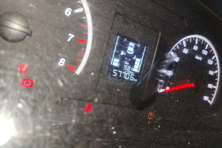 Used FORTHING Lingzhi 2023 M5L 1.6L Comfort Edition 7-Seater Odometer Close Up